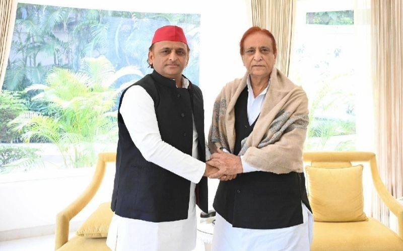  اعظم خان کی لکھنؤ میں اکھلیش یادو سے ملاقات کے بعد سیاسی ہلچل  